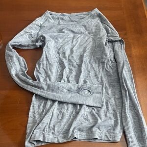 Lululemon Light Gray Long Sleeve Athletic Top